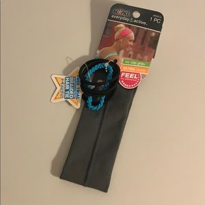Scunci headband